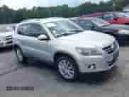 2011 Volkswagen Tiguan S с VIN WVGBV7AX6BW533948, выставлен на аукционе IAAI как лот 43023826 с пробегом 109 706 миль миль и . История ставок и продаж доступна на DreamBid. Изображение 1.