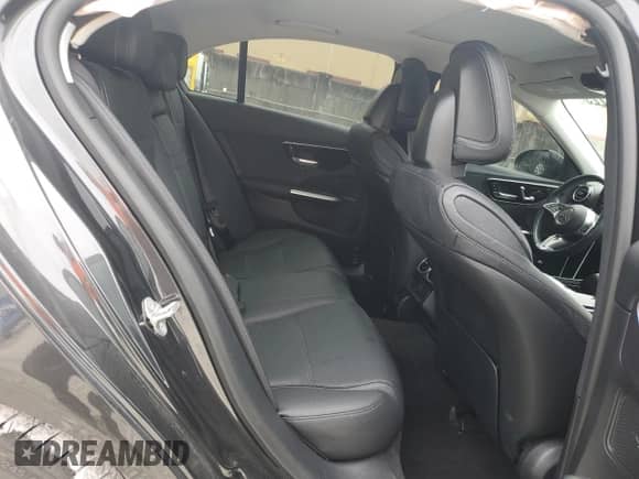 2023 Mercedes-Benz C 300 z VIN W1KAF4GB3PR070959, wystawiony jako Copart lot #71672225 z przebiegiem 28 686 mil mil oraz Szkoda całkowita • Salvage title. Historia ofert i sprzedaży dostępna na DreamBid. Obrazek 10.
