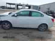 2015 Chevrolet Sonic LT с VIN 1G1JC5SH6F4140737, выставлен на аукционе IAAI как лот 42672296 с пробегом 110 140 миль миль и . История ставок и продаж доступна на DreamBid. Изображение 15.