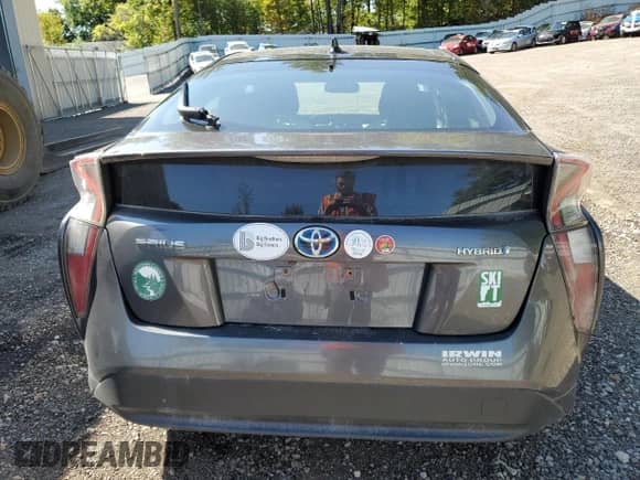 2016 Toyota Prius Three Touring z VIN JTDKARFUXG3002285, wystawiony jako Copart lot #80277015 z przebiegiem 163 611 mil mil oraz Czysty tytuł • Clean title. Historia ofert i sprzedaży dostępna na DreamBid. Obrazek 6.