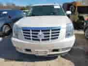 2011 Cadillac Escalade ESV Premium z VIN 1GYS4JEF1BR154922, wystawiony jako IAAI lot #41487239 z przebiegiem 154 979 mil mil oraz . Historia ofert i sprzedaży dostępna na DreamBid. Obrazek 12.