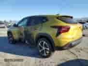 2024 Chevrolet Trax 1RS z VIN KL77LGE21RC077400, wystawiony jako Copart lot #90085245 z przebiegiem 28 825 mil mil oraz Szkoda całkowita • Salvage title. Historia ofert i sprzedaży dostępna na DreamBid. Obrazek 2.