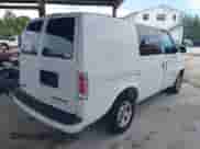 2003 Chevrolet Astro Cargo z VIN 1GCDM19X73B114730, wystawiony jako IAAI lot #42750243 z przebiegiem 247 673 mil mil oraz . Historia ofert i sprzedaży dostępna na DreamBid. Obrazek 4.