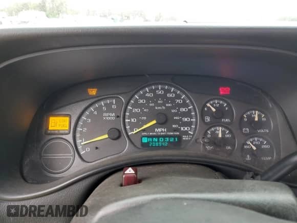 2000 Chevrolet Silverado 1500 with VIN 1GCEC14V0YE395868, listed as a Copart auction lot 46580585 with 208,942 mi miles and Clean title. Bid and sale history available at DreamBid. Image 9.