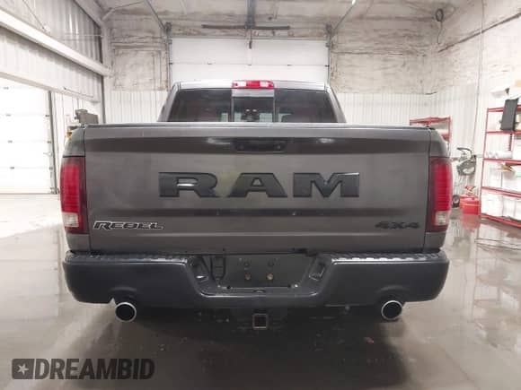 2016 Ram 1500 Rebel z VIN 1C6RR7YT2GS216684, wystawiony jako IAAI lot #41892815 z przebiegiem 79 648 mil mil oraz . Historia ofert i sprzedaży dostępna na DreamBid. Obrazek 16.