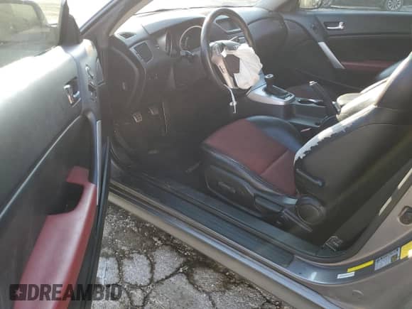 2010 Hyundai Genesis Coupe Premium z VIN KMHHT6KD0AU023300, wystawiony jako Copart lot #69623264 z przebiegiem 107 506 mil mil oraz Szkoda całkowita • Salvage title. Historia ofert i sprzedaży dostępna na DreamBid. Obrazek 8.