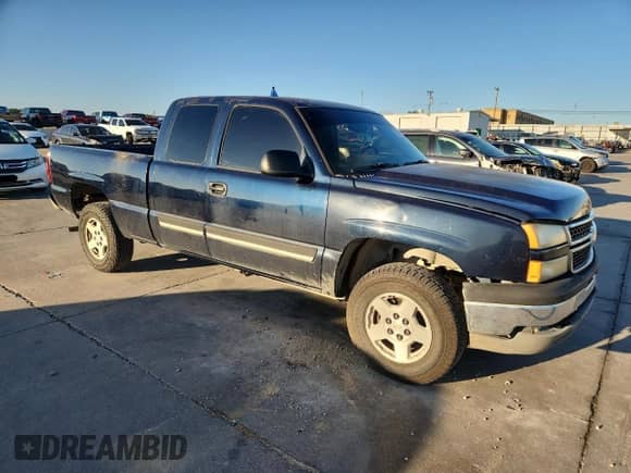 2007 Chevrolet Silverado 1500 LT1 with VIN 1GCEC19ZX7Z190013, listed as a Copart auction lot 87287975 with 232,201 mi miles and Salvage title. Bid and sale history available at DreamBid. Image 4.