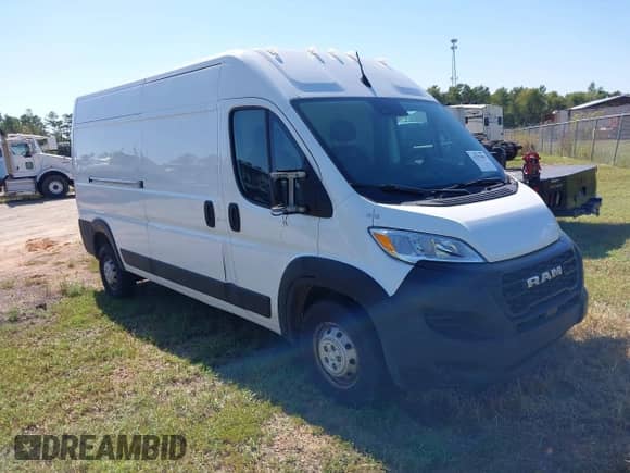 2023 Ram ProMaster Cargo z VIN 3C6LRVDGXPE563721, wystawiony jako IAAI lot #43155985 z przebiegiem 92 555 mil mil oraz . Historia ofert i sprzedaży dostępna na DreamBid. Obrazek 1.