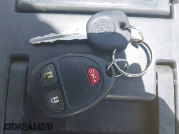 2011 Chevrolet Silverado 1500 LS z VIN 3GCPKREA6BG291312, wystawiony jako IAAI lot #42471331 z przebiegiem 171 323 mil mil oraz . Historia ofert i sprzedaży dostępna na DreamBid. Obrazek 11.