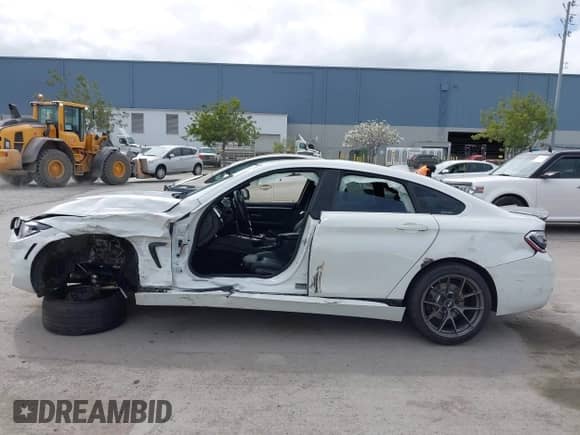 2019 BMW 4 Series 430i z VIN WBA4J1C52KBM17393, wystawiony jako IAAI lot #41914794 z przebiegiem 70 930 mil mil oraz . Historia ofert i sprzedaży dostępna na DreamBid. Obrazek 14.