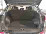 2018 Hyundai Tucson Value z VIN KM8J33A28JU615981, wystawiony jako IAAI lot #42281881 z przebiegiem 71 835 mil mil oraz . Historia ofert i sprzedaży dostępna na DreamBid. Obrazek 18.