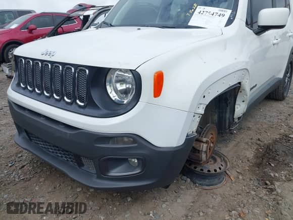 2018 Jeep Renegade Latitude with VIN ZACCJABB5JPJ67879, listed as a IAAI auction lot 42754749 with 114,217 mi miles and . Bid and sale history available at DreamBid. Image 19.
