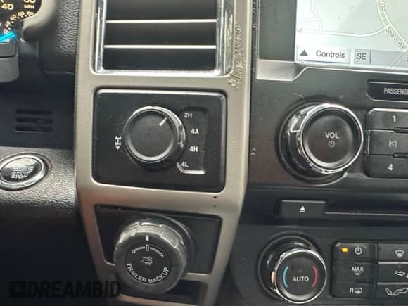 2016 Ford F-150 XLT z VIN 1FTEW1EP0GKE53257, wystawiony jako Copart lot #85405575 z przebiegiem 207 342 mil mil oraz Czysty tytuł • Clean title. Historia ofert i sprzedaży dostępna na DreamBid. Obrazek 14.