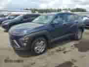 2025 Hyundai Kona SE с VIN KM8HACABXSU233487, выставлен на аукционе Copart как лот 64516145 с пробегом 495 миль миль и Списание • Salvage title. История ставок и продаж доступна на DreamBid. Изображение 1.