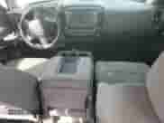 2017 Chevrolet Silverado 2500HD Work Truck z VIN 1GC1KUEG3HF213027, wystawiony jako Copart lot #51605975 z przebiegiem Nie podano mil oraz Czysty tytuł • Clean title. Historia ofert i sprzedaży dostępna na DreamBid. Obrazek 8.