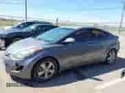 2013 Hyundai Elantra Limited z VIN 5NPDH4AE4DH398253, wystawiony jako IAAI lot #43199784 z przebiegiem 116 852 mil mil oraz . Historia ofert i sprzedaży dostępna na DreamBid. Obrazek 14.