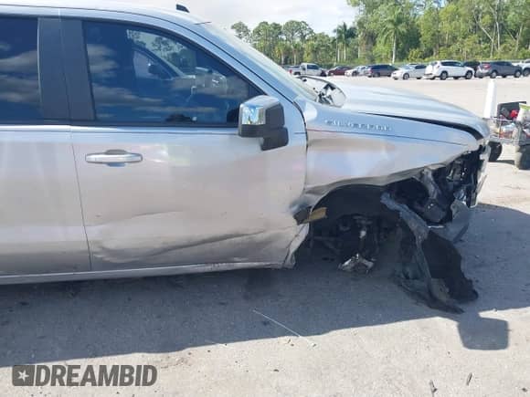 2020 Chevrolet Silverado 1500 LT with VIN 1GCRYDED5LZ240714, listed as a IAAI auction lot 41524778 with 130,782 mi miles and . Bid and sale history available at DreamBid. Image 16.