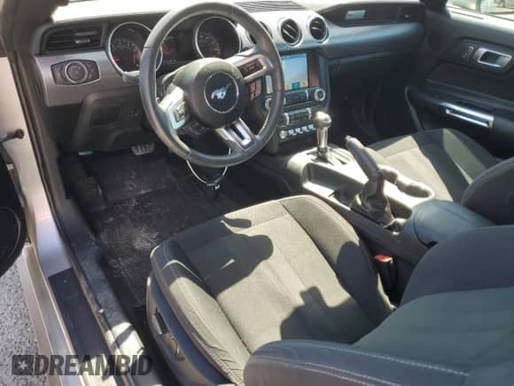 2019 Ford Mustang EcoBoost z VIN 1FA6P8TH2K5148281, wystawiony jako Copart lot #80668975 z przebiegiem 55 842 mil mil oraz Szkoda całkowita • Salvage title. Historia ofert i sprzedaży dostępna na DreamBid. Obrazek 8.