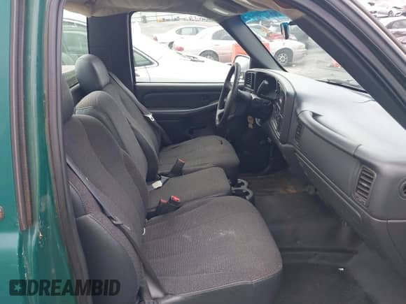 2002 Chevrolet Silverado 1500 z VIN 1GCEC14W82Z286809, wystawiony jako IAAI lot #41876270 z przebiegiem 217 690 mil mil oraz . Historia ofert i sprzedaży dostępna na DreamBid. Obrazek 5.