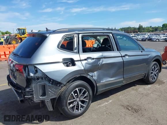 2020 Volkswagen Tiguan SE с VIN 3VV2B7AX2LM140724, выставлен на аукционе IAAI как лот 42226695 с пробегом 49 455 миль миль и . История ставок и продаж доступна на DreamBid. Изображение 6.