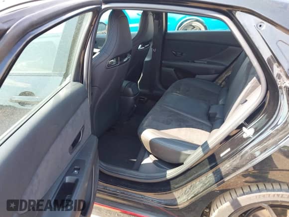 2025 Hyundai Elantra z VIN KMHLW4DK8SU027758, wystawiony jako IAAI lot #42824119 z przebiegiem 6 380 mil mil oraz . Historia ofert i sprzedaży dostępna na DreamBid. Obrazek 8.