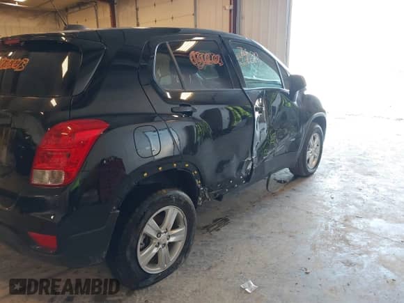 2021 Chevrolet Trax LS z VIN KL7CJNSB9MB349977, wystawiony jako IAAI lot #41657689 z przebiegiem 142 633 mil mil oraz . Historia ofert i sprzedaży dostępna na DreamBid. Obrazek 18.