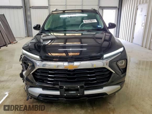 2024 Chevrolet TrailBlazer LT with VIN KL79MPSL8RB098799, listed as a Copart auction lot 70942155 with 30,898 mi miles and Clean title. Bid and sale history available at DreamBid. Image 5.