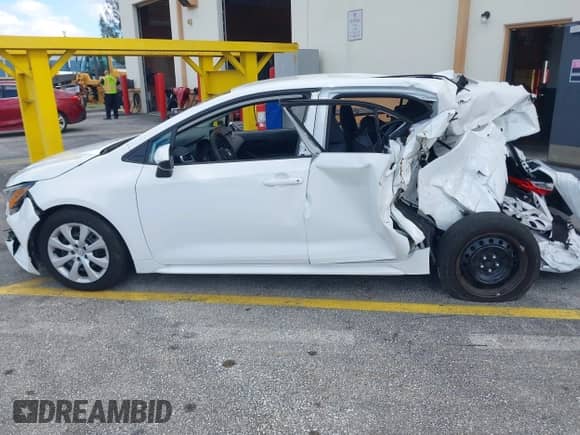 2024 Toyota Corolla LE z VIN 5YFB4MDE9RP194489, wystawiony jako IAAI lot #42632028 z przebiegiem 22 737 mil mil oraz . Historia ofert i sprzedaży dostępna na DreamBid. Obrazek 14.