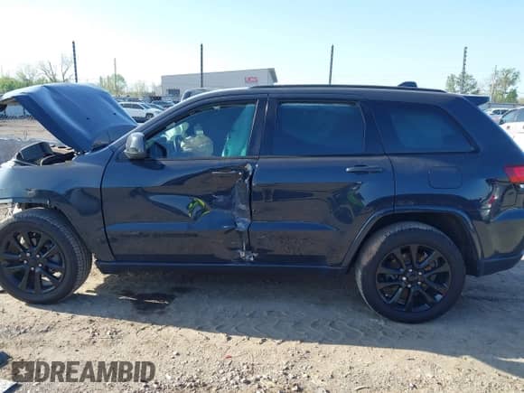 2018 Jeep Grand Cherokee Laredo E с VIN 1C4RJEAGXJC124726, выставлен на аукционе IAAI как лот 41990741 с пробегом 112 217 миль миль и . История ставок и продаж доступна на DreamBid. Изображение 15.