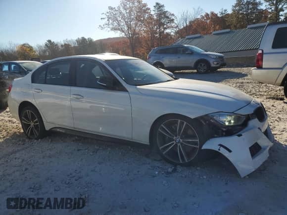 2015 BMW 3 Series 335i xDrive with VIN WBA3B9C58FP982781, listed as a Copart auction lot 76332354 with 65,061 mi miles and Clean title. Bid and sale history available at DreamBid. Image 4.