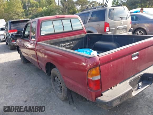 1995 Toyota Tacoma z VIN 4TAUN53B1SZ040515, wystawiony jako IAAI lot #43135152 z przebiegiem 259 900 mil mil oraz . Historia ofert i sprzedaży dostępna na DreamBid. Obrazek 3.