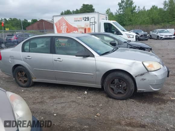 2008 Chevrolet Malibu Classic LT с VIN 1G1ZT58N78F113585, выставлен на аукционе IAAI как лот 42540110 с пробегом 175 003 миль миль и . История ставок и продаж доступна на DreamBid. Изображение 14.