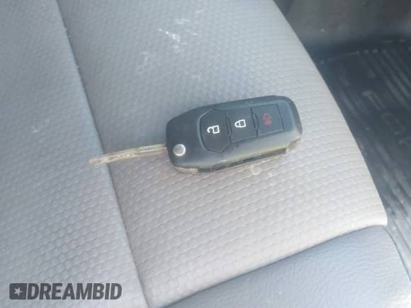 2018 Ford F-250 XL с VIN 1FT7W2B63JEB70397, выставлен на аукционе IAAI как лот 41637099 с пробегом 163 126 миль миль и . История ставок и продаж доступна на DreamBid. Изображение 11.