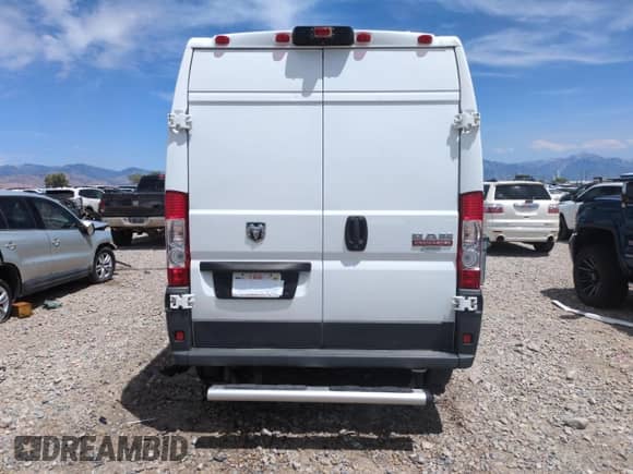 2014 Ram ProMaster Cargo с VIN 3C6TRVBG1EE111270, выставлен на аукционе Copart как лот 61200435 с пробегом 180 928 миль миль и Списание • Salvage title. История ставок и продаж доступна на DreamBid. Изображение 6.