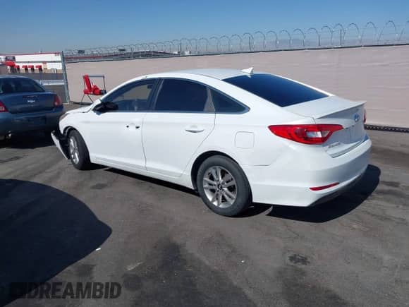 2016 Hyundai Sonata SE with VIN 5NPE24AF5GH412289, listed as a IAAI auction lot 42465661 with 153,175 mi miles and . Bid and sale history available at DreamBid. Image 3.
