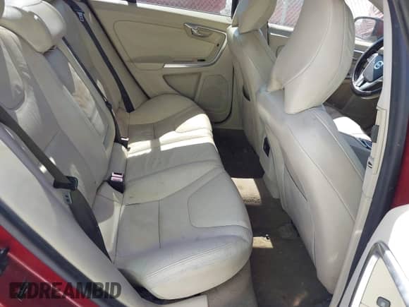 2012 Volvo S60 T5 с VIN YV1622FS2C2046389, выставлен на аукционе IAAI как лот 43458299 с пробегом 128 633 миль миль и . История ставок и продаж доступна на DreamBid. Изображение 8.