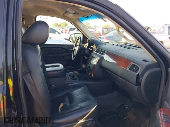 2011 Chevrolet Tahoe LT с VIN 1GNSCBE00BR123436, выставлен на аукционе IAAI как лот 43443064 с пробегом 252 923 миль миль и . История ставок и продаж доступна на DreamBid. Изображение 5.