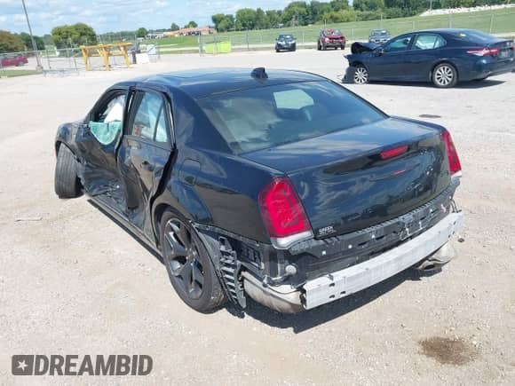 2022 Chrysler 300 S с VIN 2C3CCABG8NH154466, выставлен на аукционе IAAI как лот 43074317 с пробегом 67 180 миль миль и . История ставок и продаж доступна на DreamBid. Изображение 3.