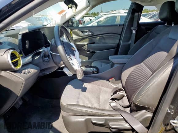 2024 Chevrolet Trax LT с VIN KL77LHE22RC073586, выставлен на аукционе Copart как лот 84266465 с пробегом 25 566 миль миль и Списание • Salvage title. История ставок и продаж доступна на DreamBid. Изображение 7.