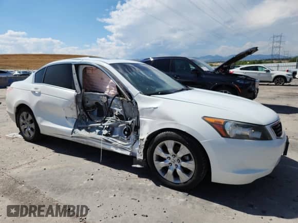 2008 Honda Accord EX-L с VIN JHMCP26818C032319, выставлен на аукционе Copart как лот 70415795 с пробегом 127 475 миль миль и Списание • Salvage title. История ставок и продаж доступна на DreamBid. Изображение 4.