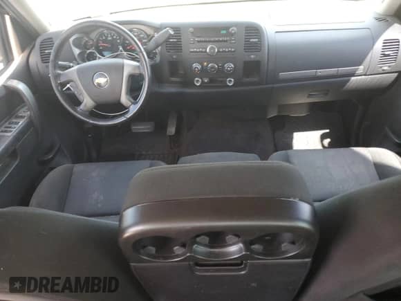 2010 Chevrolet Silverado 1500 LT z VIN 3GCRCSEA9AG254802, wystawiony jako Copart lot #62894135 z przebiegiem 298 243 mil mil oraz Szkoda całkowita • Salvage title. Historia ofert i sprzedaży dostępna na DreamBid. Obrazek 8.
