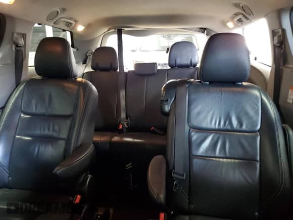 2017 Toyota Sienna SE with VIN 5TDXZ3DC7HS825200, listed as a Copart auction lot 70044905 with 221,114 mi miles and Salvage title. Bid and sale history available at DreamBid. Image 10.