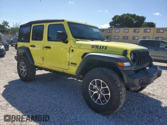 2024 Jeep Wrangler Willys with VIN 1C4RJXDNXRW124418, listed as a Copart auction lot 84255475 with 8,801 mi miles and Non repairable. Bid and sale history available at DreamBid. Image 4.