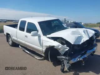 2005 Chevrolet Silverado 1500 LT z VIN 1GCEK19B75E163300, wystawiony jako IAAI lot #43055738 z przebiegiem 198 919 mil mil oraz . Historia ofert i sprzedaży dostępna na DreamBid. Obrazek 1.