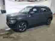 2024 Hyundai Venue SEL с VIN KMHRC8A35RU289576, выставлен на аукционе Copart как лот 56258335 с пробегом 21 826 миль миль и Списание • Salvage title. История ставок и продаж доступна на DreamBid. Изображение 1.