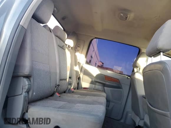 2006 Dodge 1500 SLT z VIN 3D7KR19D16G198799, wystawiony jako Copart lot #85352134 z przebiegiem 205 717 mil mil oraz Szkoda całkowita • Salvage title. Historia ofert i sprzedaży dostępna na DreamBid. Obrazek 10.