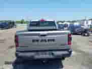 2019 Ram 1500 Rebel z VIN 1C6SRFLT8KN797618, wystawiony jako IAAI lot #42556663 z przebiegiem 92 606 mil mil oraz . Historia ofert i sprzedaży dostępna na DreamBid. Obrazek 16.