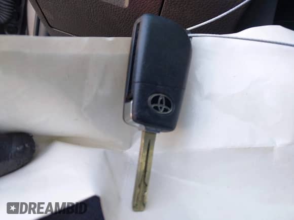 2019 Toyota Camry SE z VIN 4T1B11HK5KU750793, wystawiony jako IAAI lot #43209555 z przebiegiem 144 832 mil mil oraz . Historia ofert i sprzedaży dostępna na DreamBid. Obrazek 11.