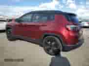 2021 Jeep Compass Altitude z VIN 3C4NJCBBXMT526972, wystawiony jako Copart lot #84058195 z przebiegiem 41 617 mil mil oraz Szkoda całkowita • Salvage title. Historia ofert i sprzedaży dostępna na DreamBid. Obrazek 2.