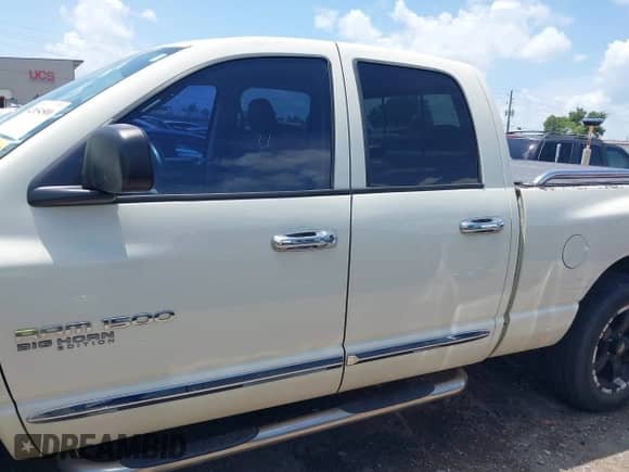 2006 Dodge 1500 SLT with VIN 1D7HA18286J189582, listed as a IAAI auction lot 42654500 with 164,487 mi miles and . Bid and sale history available at DreamBid. Image 14.